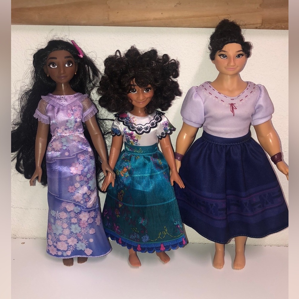 Disney encanto dolls  set of 3